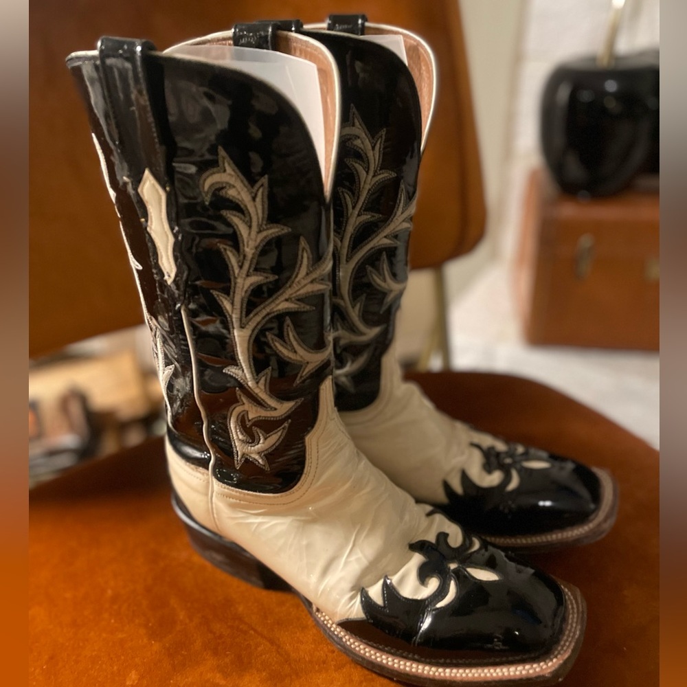 LUCCHESE BLACK AND WHITE BOOTS